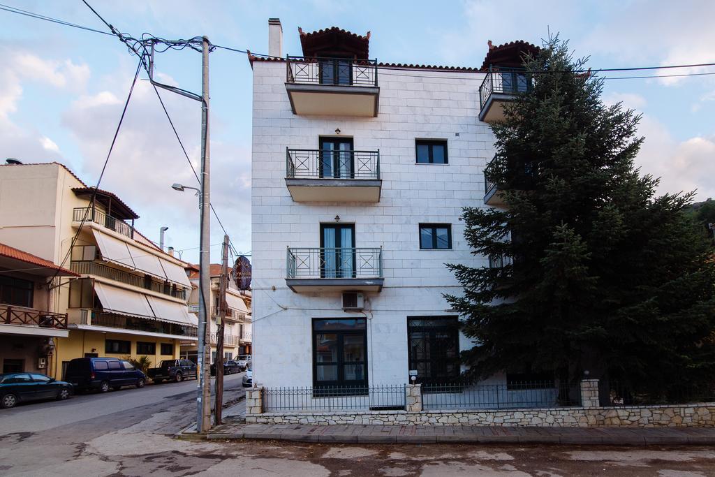 Papastavrou Apartments Калаврита Екстериор снимка