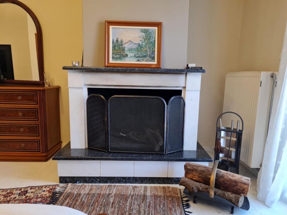 Papastavrou Apartments Калаврита Екстериор снимка