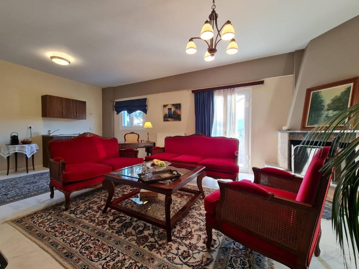 Papastavrou Apartments Калаврита Екстериор снимка