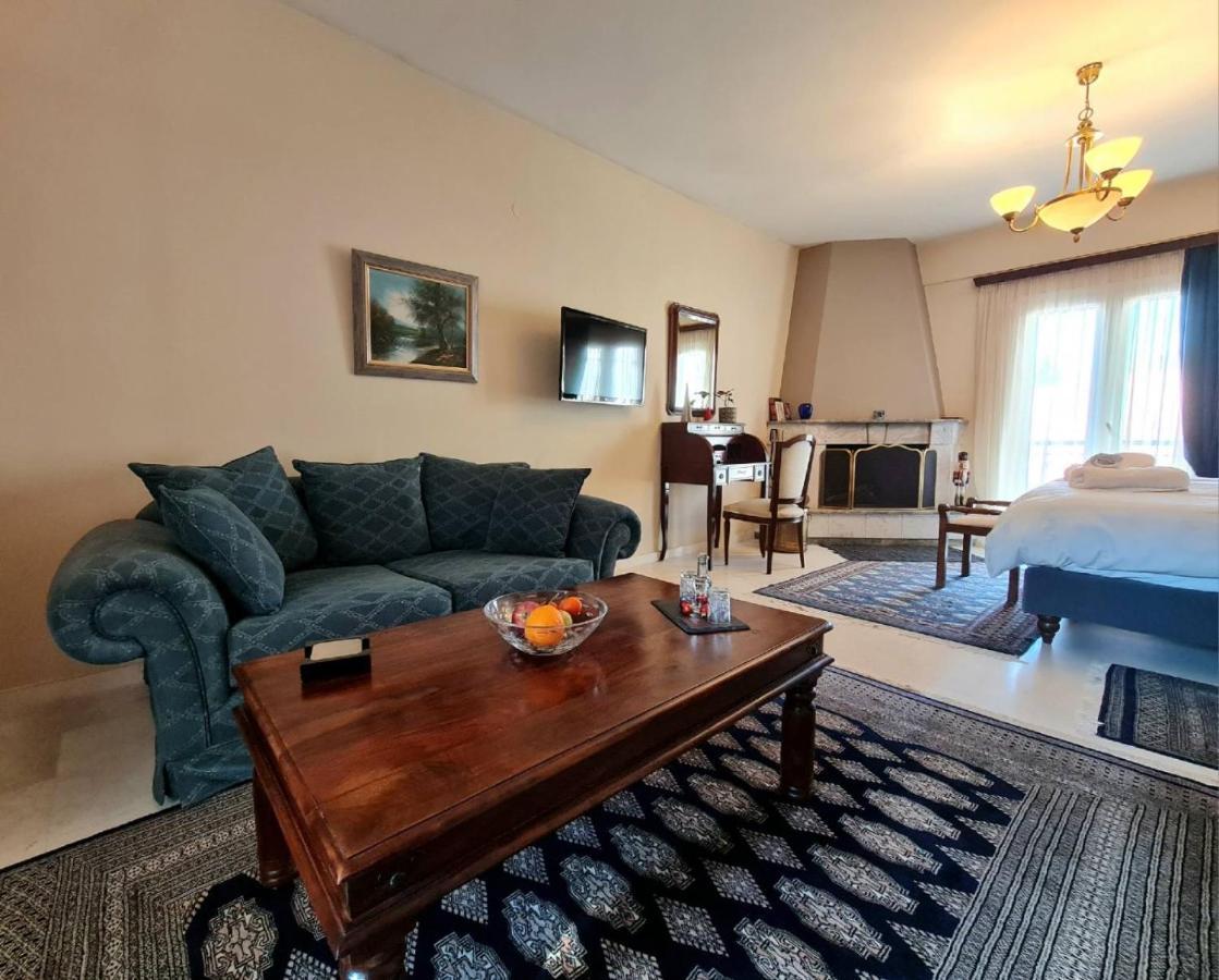 Papastavrou Apartments Калаврита Екстериор снимка