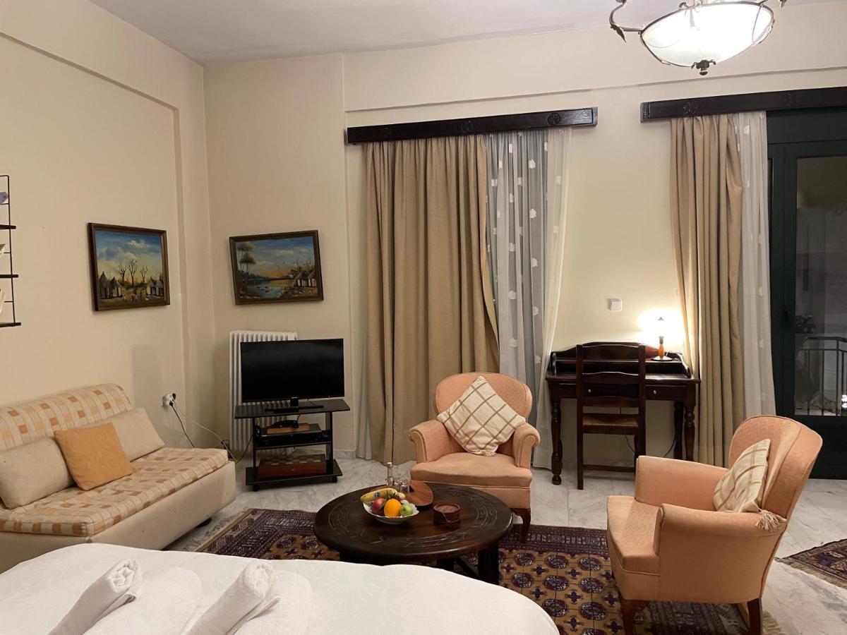 Papastavrou Apartments Калаврита Екстериор снимка