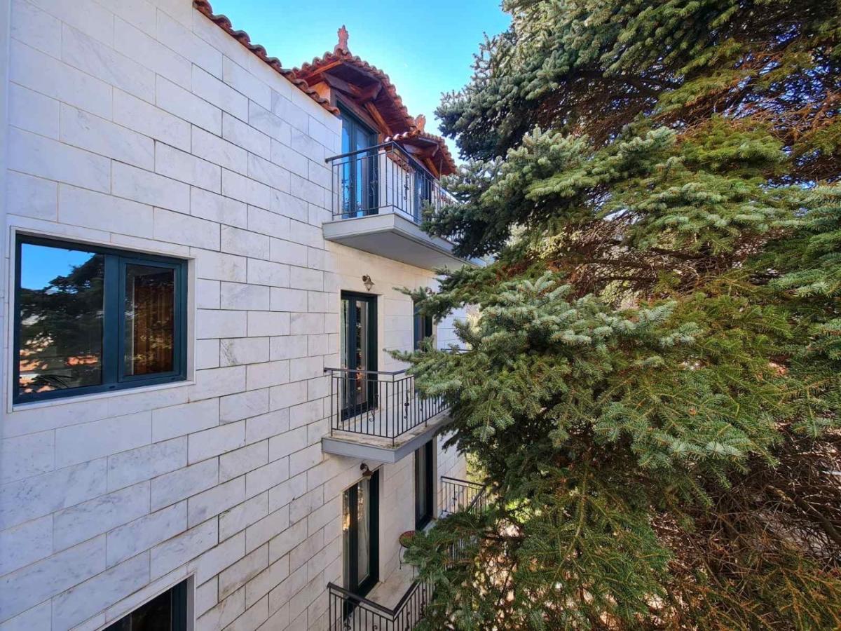 Papastavrou Apartments Калаврита Екстериор снимка