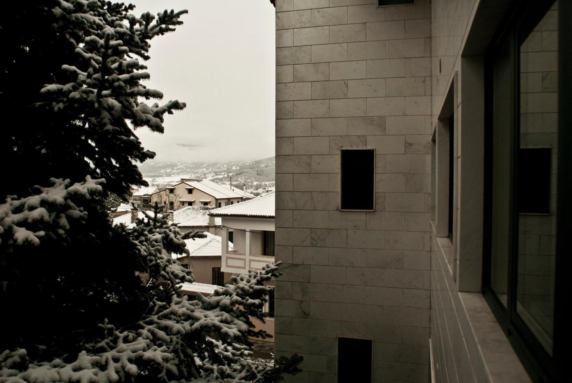 Papastavrou Apartments Калаврита Екстериор снимка